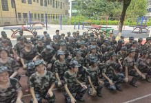 汗水培育快乐（军训岁月见证成长）