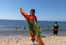 回忆起夏天（阳光沐浴，欢笑与泪水）