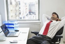 午休时刻：一个难忘的午后