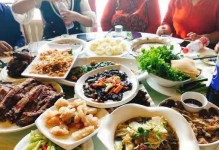 一个难忘的生日聚会（亲情、友情、爱情）