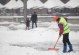 扫雪工人的故事（艰辛而不屈的劳动者）