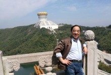 “和谐社会，从我做起”（“当我最需要帮助的时候，他出现了”）