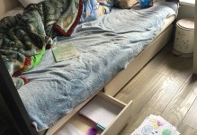 细心整理，收获整洁（以清新卧室为例，分享整理技巧）
